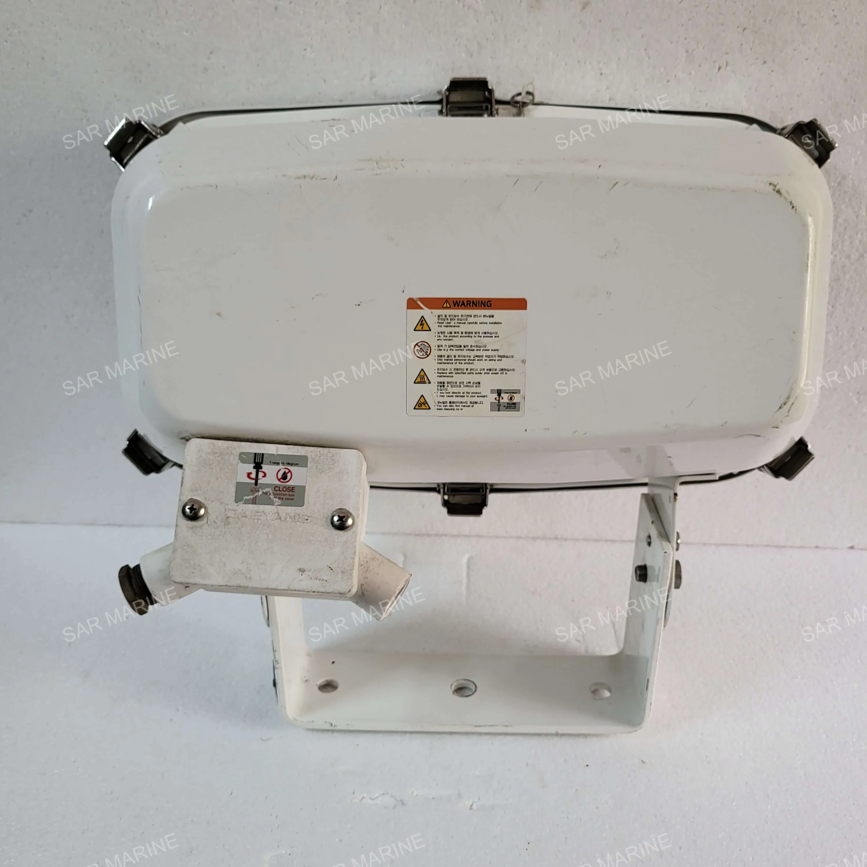 Daeyang PF50L-550UWCFC60 50W 100-277VAC 5060Hz IP67 LED Marine Floodlight