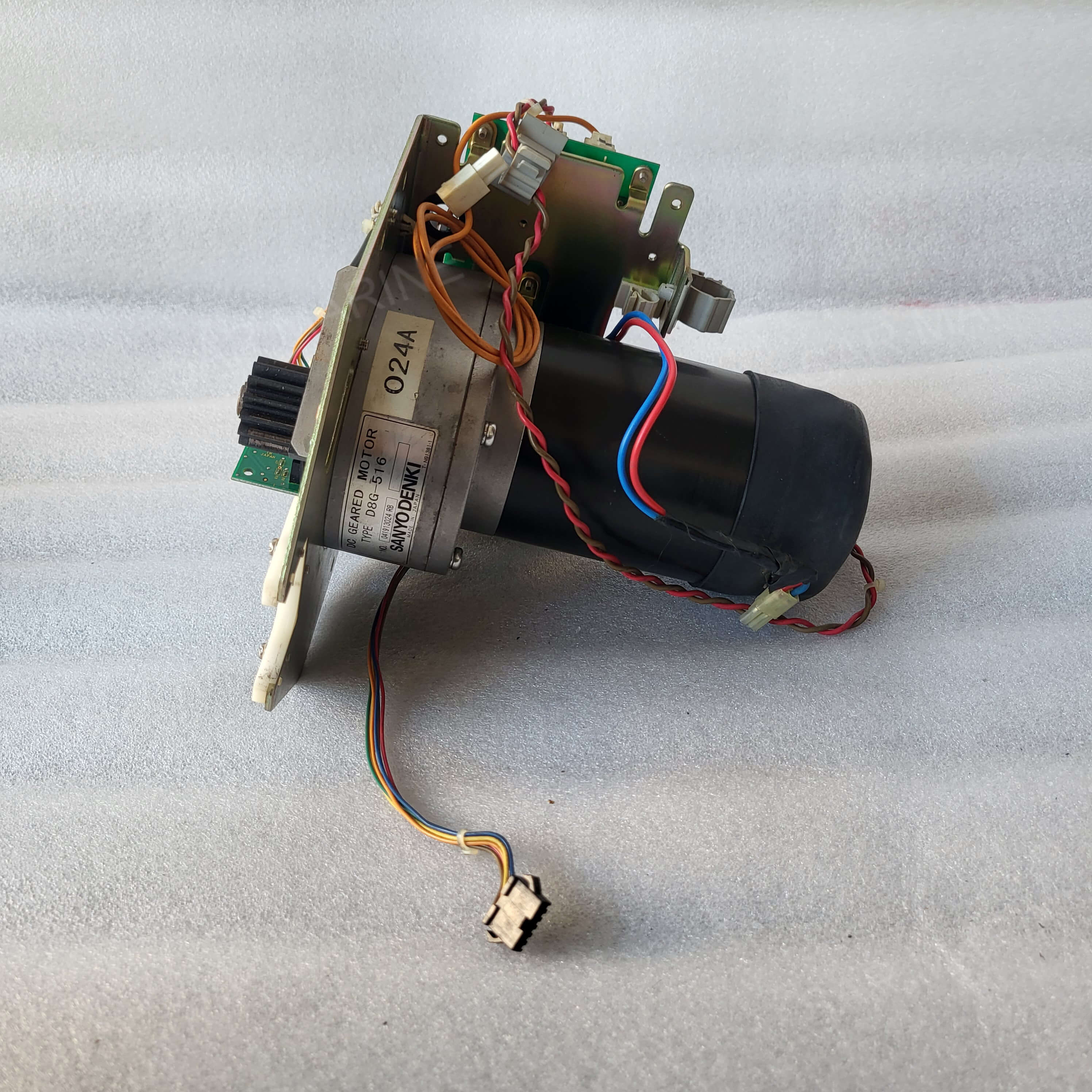 Sanyo Denki D8G-516 DC Geared Motor with 03P9347 Motor Drive PCB